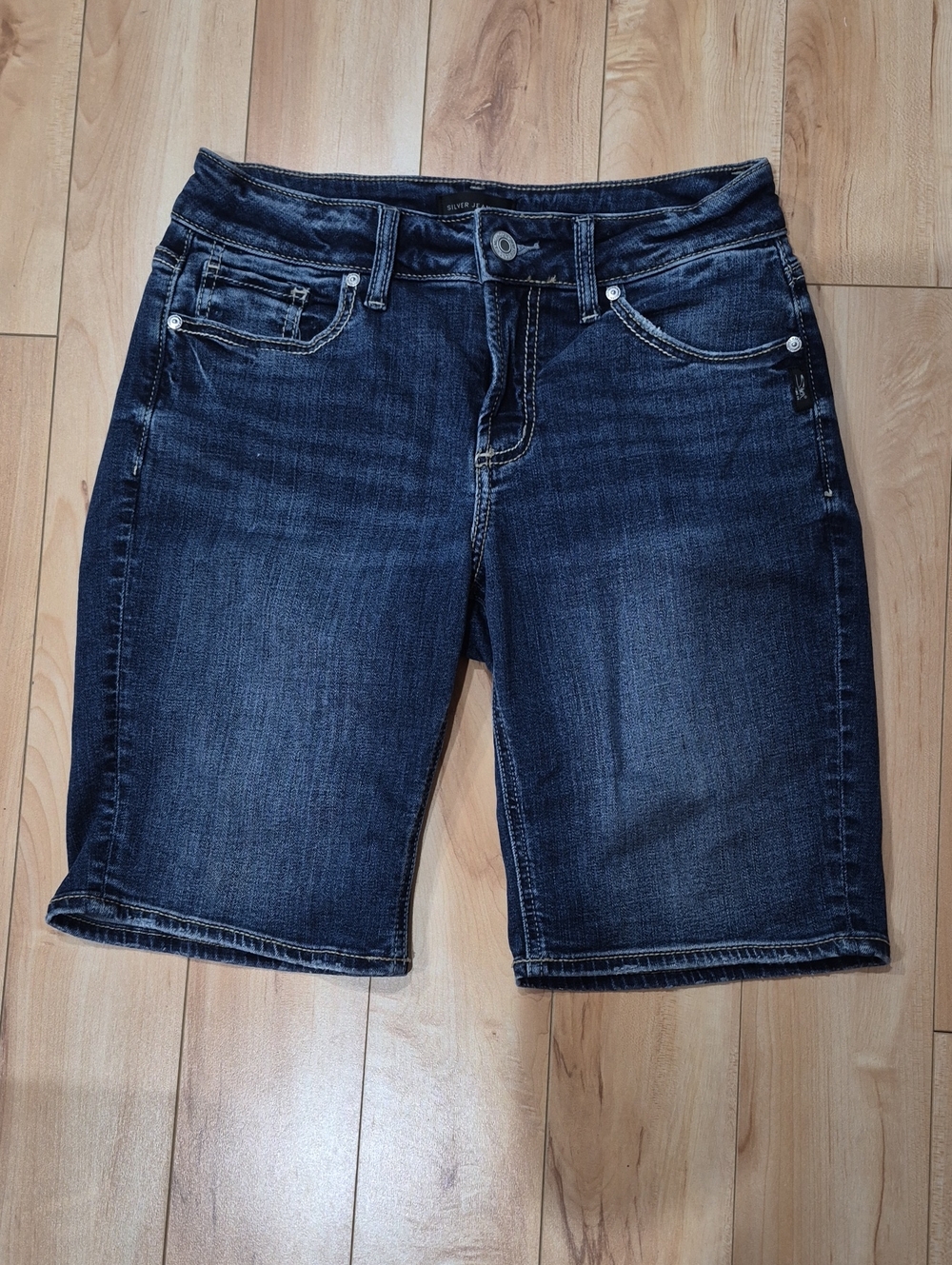 Silver Jeans Women's Size 27 Suki Bermuda Jean Shorts